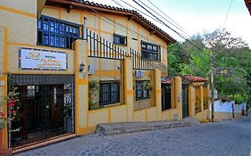 Hotel La Casa Amarela